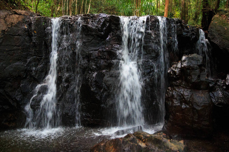 落下 岩石 环境 泼洒 瀑布 旅行 丛林 流动 美丽的 森林