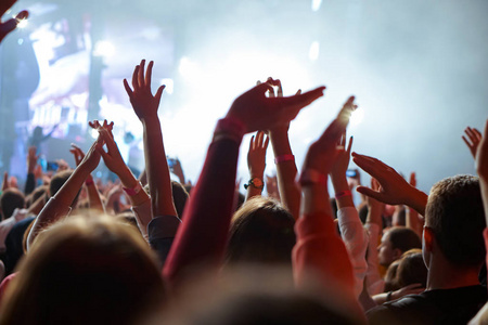 观众鼓掌欢呼图片