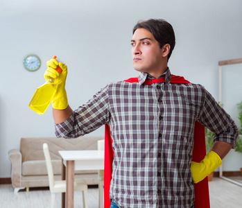 超级英雄清洁工在家工作图片