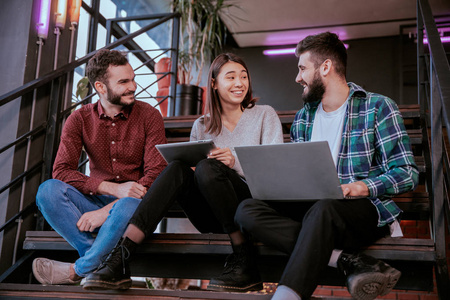 办公室上班族图片