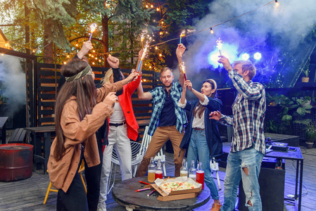 派对高加索图片