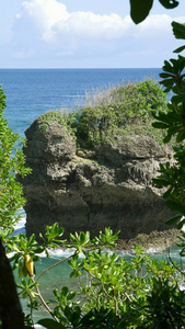 海岸线 海洋 旅游 悬崖 夏天 旅游业 旅行 美丽的 岩石