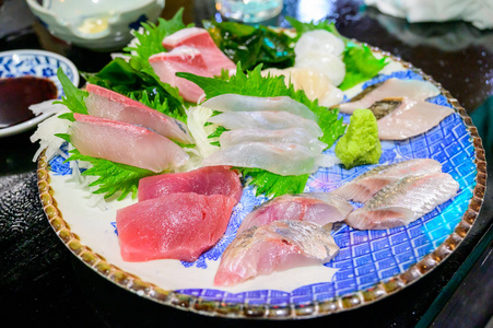 日本名古屋日本料理生鱼片特写