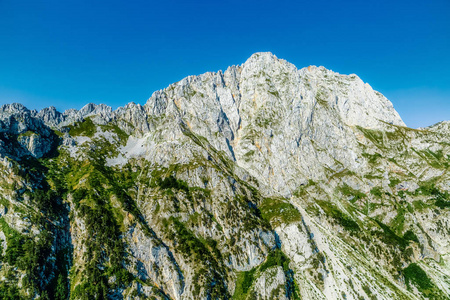 黑山山脉直升机鸟瞰图图片