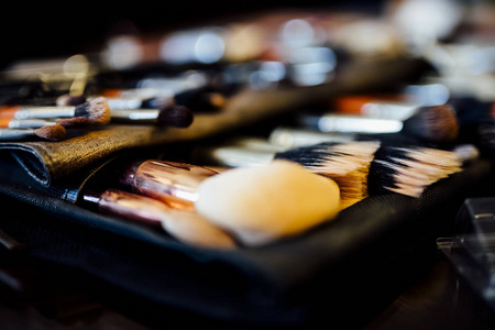 化妆刷和工具。