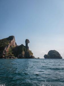 泰国亚洲Krabi Koh Poda岛，美丽的白色沙滩和清澈的大海