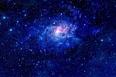 美丽的太空，星团和星系。这张图片的元素是由美国宇航局提供的。