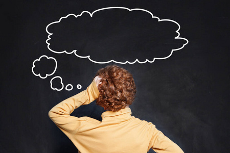 口若悬河一头红发,口若悬河的思考孩子照片