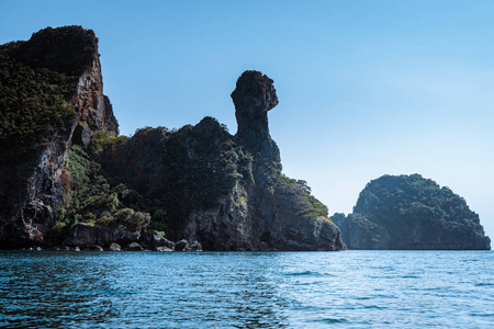 泰国克拉比，热带悬崖和石灰岩以及泰国南部的岛屿
