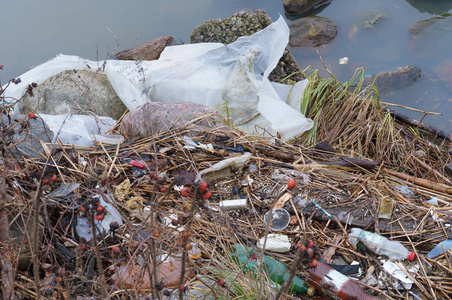 生活垃圾在自然界中,浪费着人类的生命照片