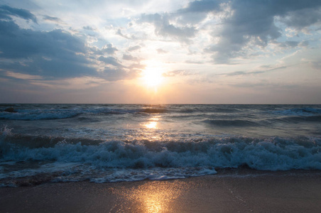 波动 海洋 太阳 休息 日落 傍晚 早晨 日出 自然 天空