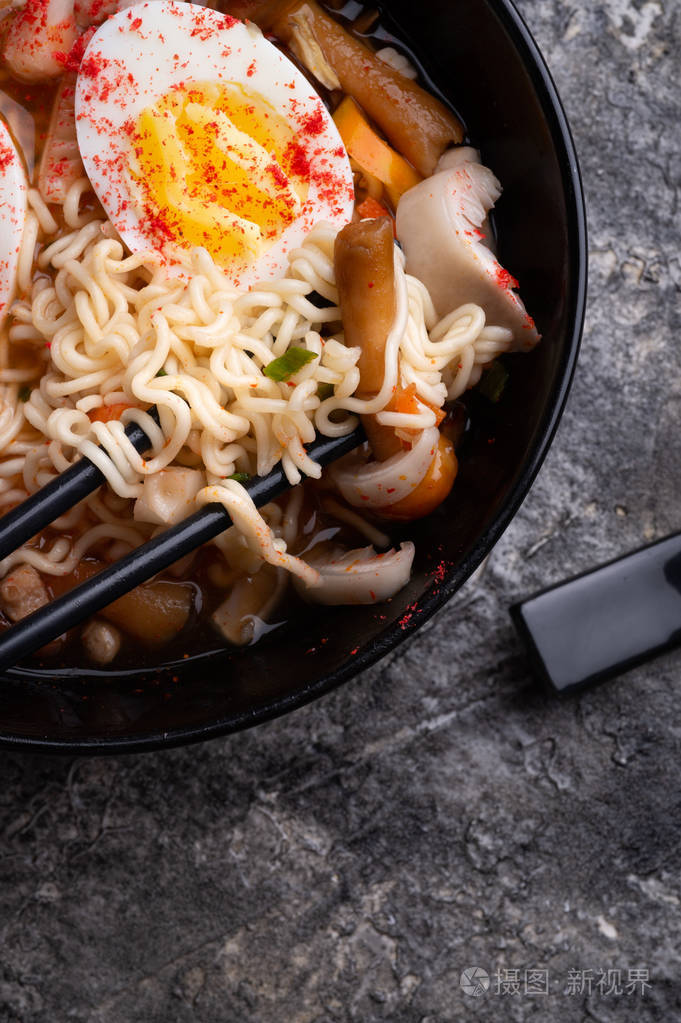 虾仁蛋蘑菇香辣方便面汤ser公司