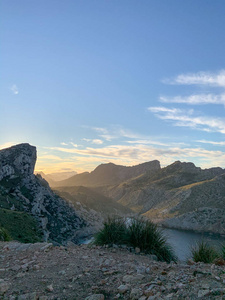 旅游业 山谷 美丽的 夏天 森林 旅行 风景 天空 自然