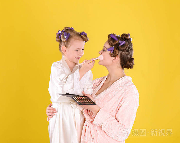 化妆 学龄前儿童 水疗中心 乐趣 应用 放松 卷发器 起源