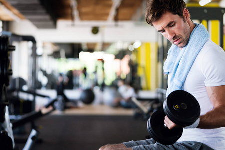 重的 权力 运动 重量 武器 训练 男人 肌肉 举起 健身