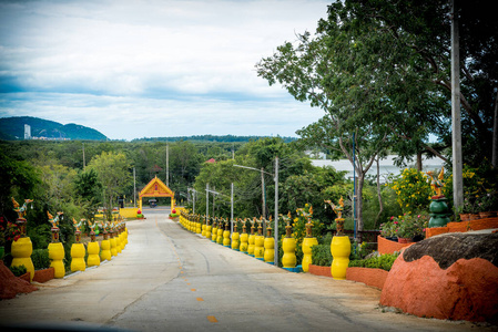 屋顶 网关 泰语 瓦特 吸引力 佛教 寺庙 建筑 入口 雕像