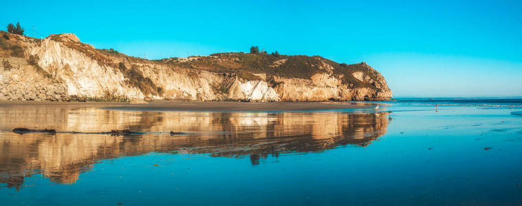 悬崖 自然 海滩 石灰石 假期 旅游业 权力 岩石 阳光