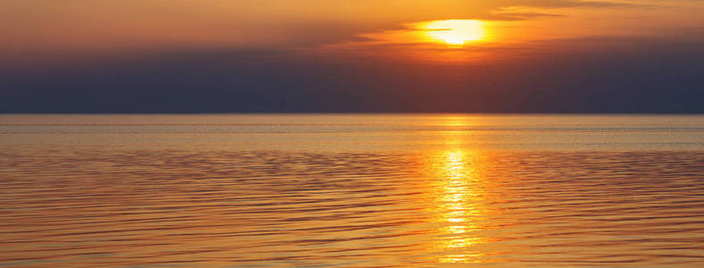 风景 阳光 自然 早晨 海洋 波动 夏天 场景 旅游业 地平线