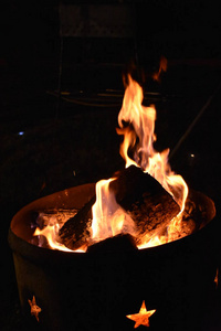 热的 营地 地狱 燃烧 危险 木材 火焰 美丽的 冒险 篝火