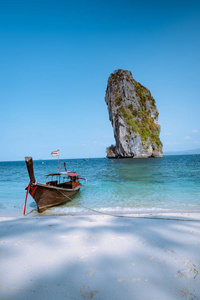 泰国Krabi Koh Poda，白沙滩，晶莹剔透的海水