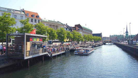 2015年7月4日，哥本哈根海峡停泊着游艇和游艇