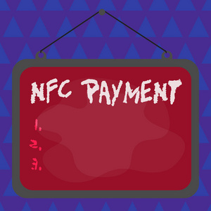 显示Nfc付款的概念性手写体。采用近场通信技术的商业图文非接触式支付非对称异型图案物体多色设计。