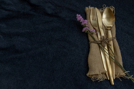 金属 青铜 晚餐 美丽的 桌子 吃饭 纹理 古老的 餐巾