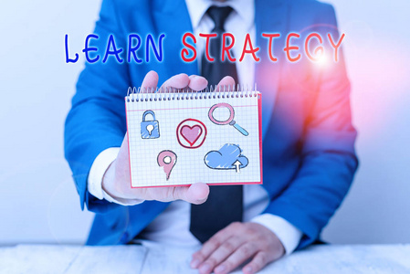 写笔记展示学习策略。商业照片展示的方式组织和使用一套技能，以便学习。
