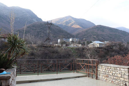 全景图 公园 森林 全景 村庄 山谷 小山 旅行者 天空