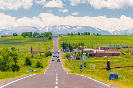 国家 运动 天空 风景 场景 汽车 环境 公路 开车 交通