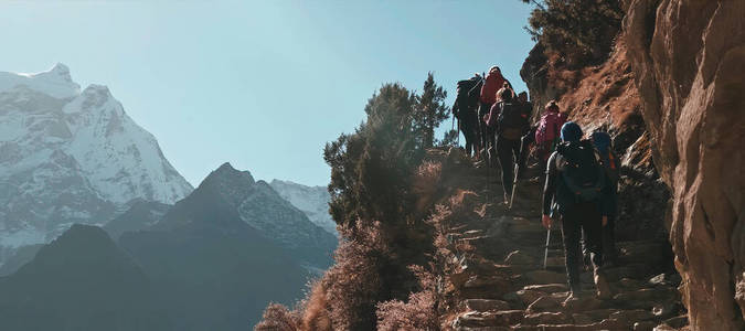 冒险 男人 风景 跋涉 登山运动员 旅行 挑战 岩石 风险