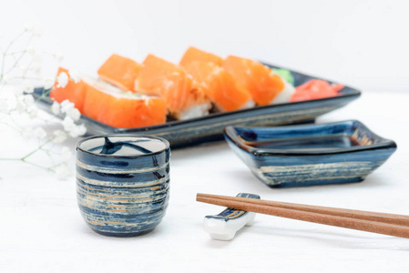 日本 杯子 海鲜 大豆 开胃菜 文化 瓶子 盘子 费城 三文鱼
