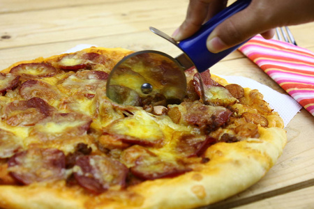 番茄 自制 帕帕罗尼 披萨 热的 勺子 烹饪 特写镜头 晚餐