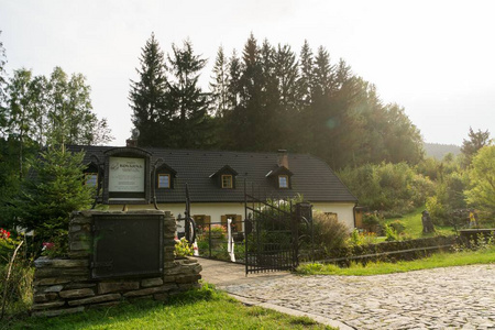 房子 村庄 屋顶 花园 国家 欧洲 古老的 小屋 草坪 真实的