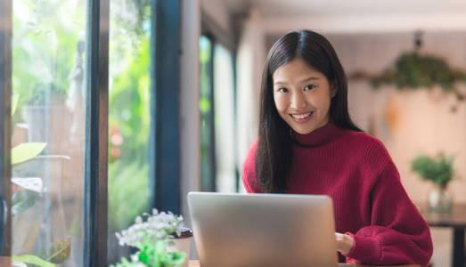 计算机 日本人 美丽的 美女 韩国人 女人 启动 女商人