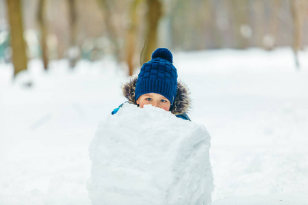 围巾 雪球 大雪球 闲暇 下雪 外套 美丽的 活动 寒冷的