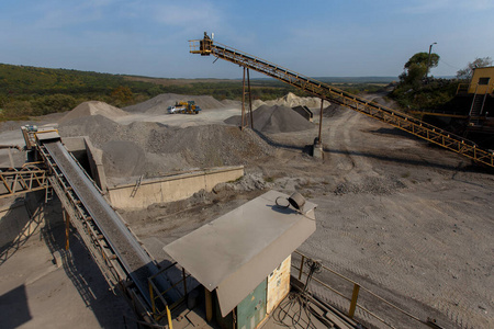 采石场倾卸卡车图片