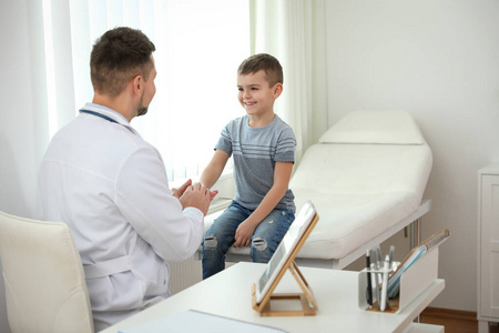 可爱的 健康 参观 白种人 成人 约会 全科医生 照顾 在室内