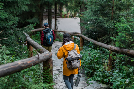 塔特拉 登山者 雨衣 男人 活动 欧洲 旅行 女人 追踪