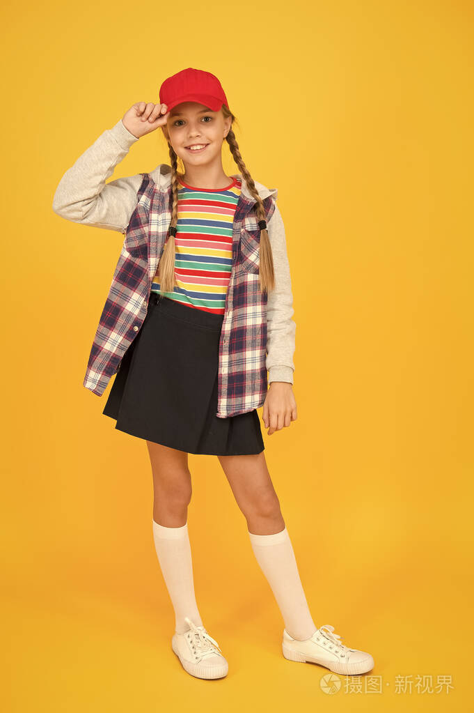 青少年时期.女孩可爱的时尚装扮少女.穿着舒适.现代服装.叛逆的少年.
