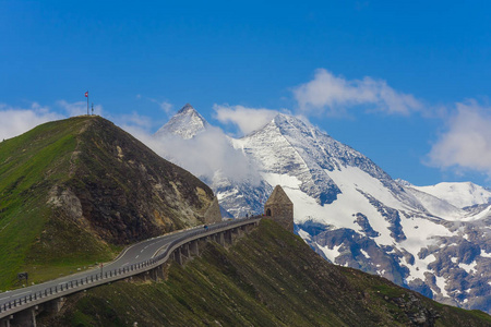 徒步旅行 寒冷的 冬天 旅游业 风景 假期 小山 全景图