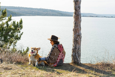 美丽的 家庭 有趣的 猎犬 旅行 自然 朋友 女孩 哺乳动物