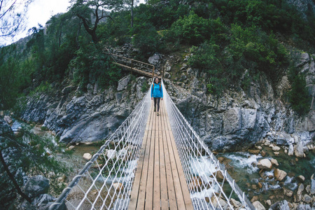 冒险 跋涉 徒步旅行 旅行 假日 背包 娱乐 自然 森林