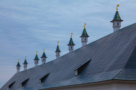 宗教 屋顶 修道院 风景 旅游业 旗帜 古老的 天空 欧洲