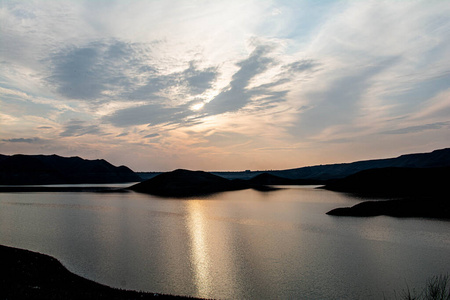 傍晚 早晨 日落 自然 全景图 薄雾 森林 风景 轮廓 美丽的