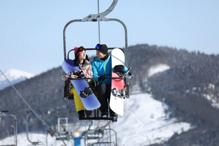 活动 滑雪板 娱乐 自然 季节 闲暇 女人 男人 机制 微笑