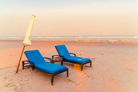 海岸线 椅子 太阳 天堂 雨伞 自然 热带 闲暇 天空 海景