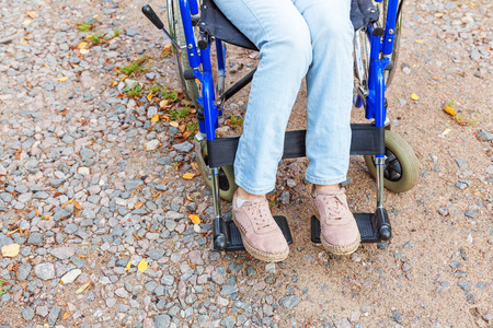 疾病 轮椅 照顾 康复 无法识别 支持 麻痹 自由 健康