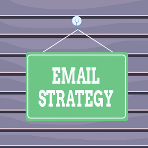 展示电子邮件策略的概念性手写体。商业图片文本营销方式，通过直接电子邮件到达消费者备忘录提醒空白板附加背景矩形。