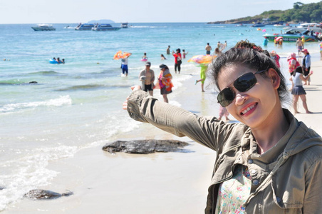 女人 旅行 风景 海岸 美女 太阳 夏天 自拍 自然 假日